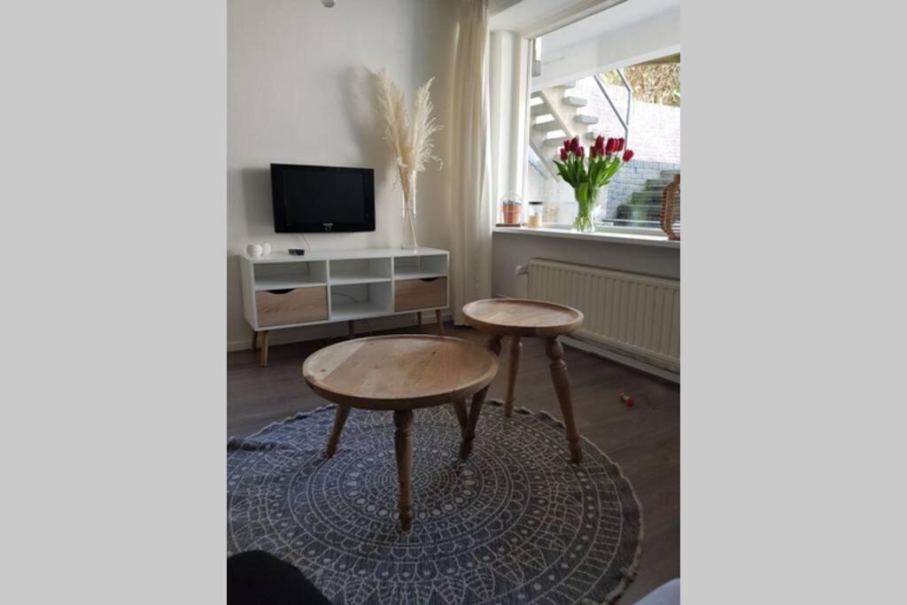 Schoon Sfeervol Souterrain Apartment Katwijk aan Zee Bagian luar foto