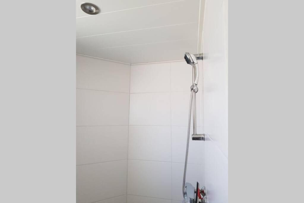 Schoon Sfeervol Souterrain Apartment Katwijk aan Zee Bagian luar foto