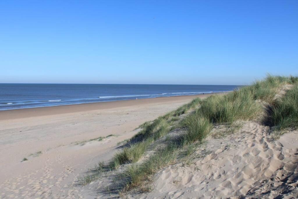 Schoon Sfeervol Souterrain Apartment Katwijk aan Zee Bagian luar foto